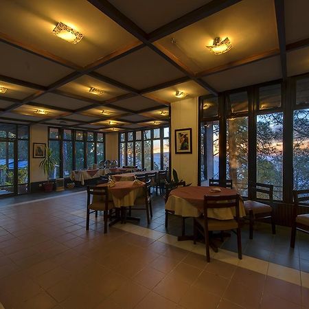Arcadian Blue Pines Hotel Murree Luaran gambar